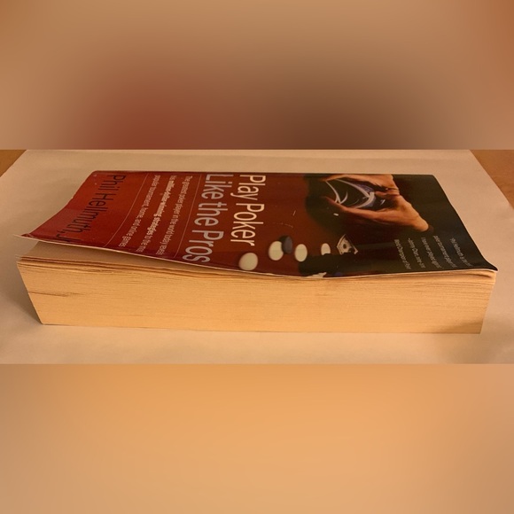 Play Poker Like the Pros by Phil Hellmuth, Jr. - Picture 7 of 17